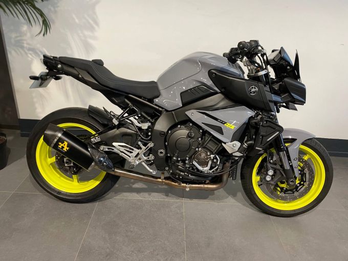 YAMAHA MT-10 4