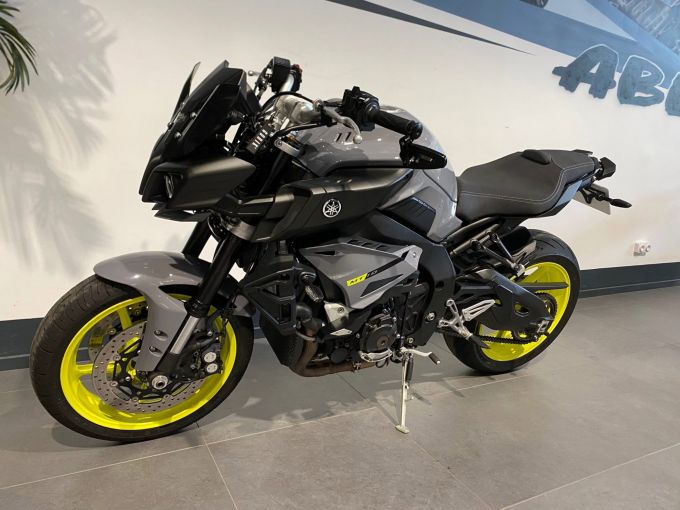 YAMAHA MT-10 4