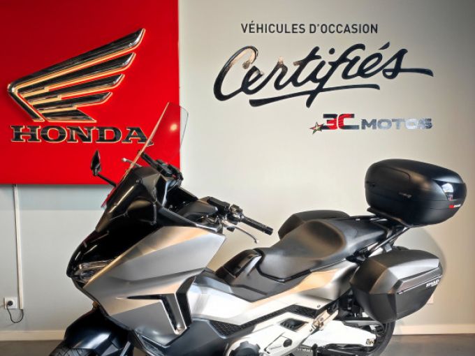 HONDA FORZA 750 4