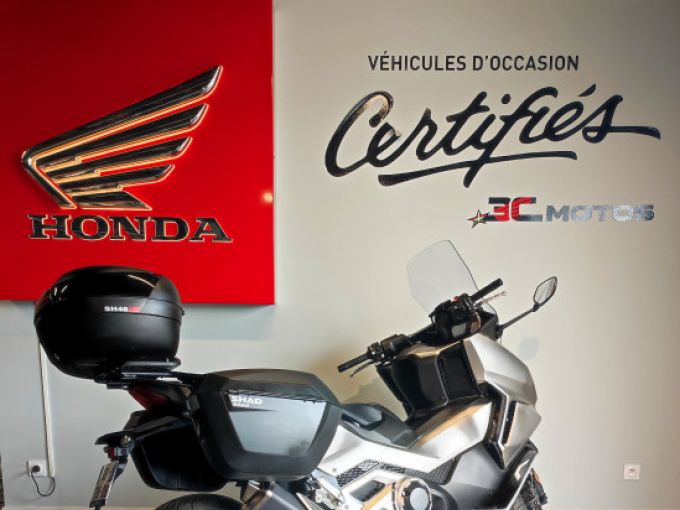 HONDA FORZA 750 4