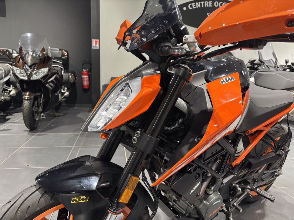 KTM 125 DUKE ABS 4