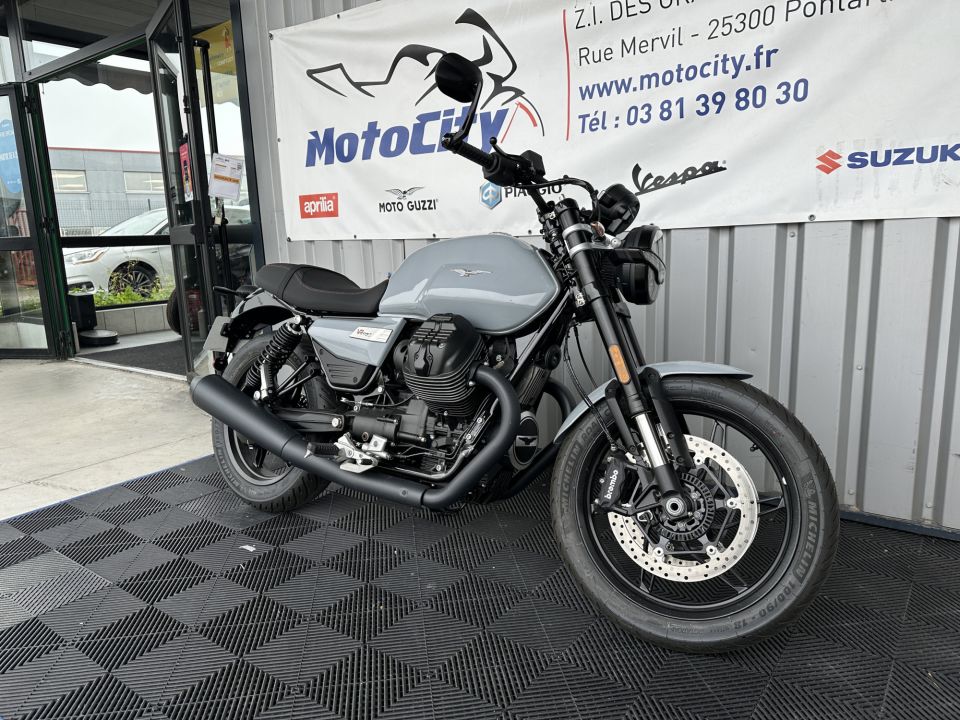 MOTO GUZZI V7 SPORT 4