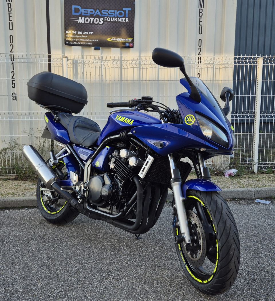 YAMAHA FZ6 600 FAZER 4