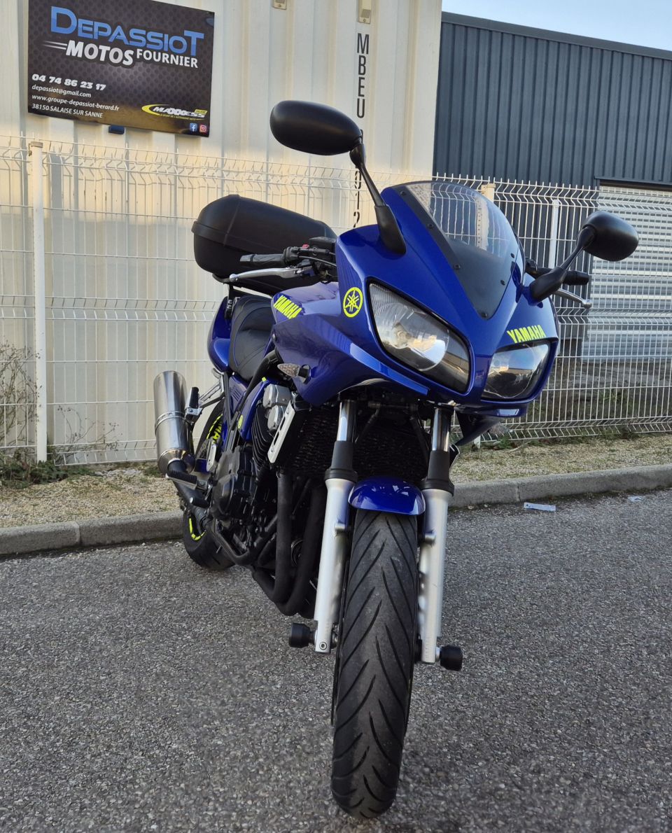YAMAHA FZ6 600 FAZER 4