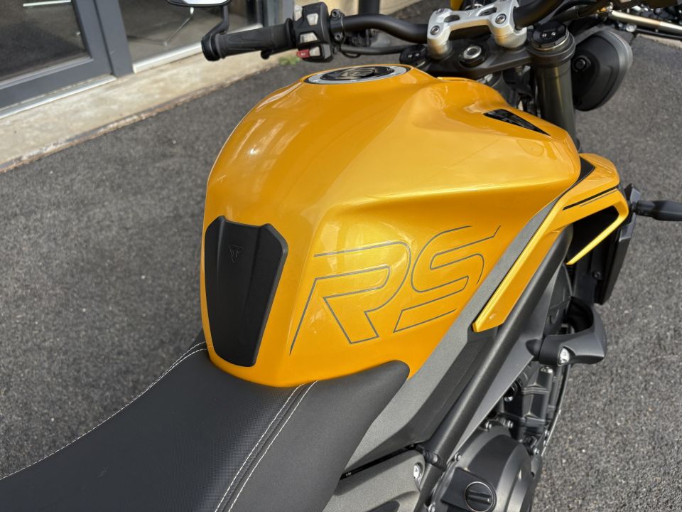 TRIUMPH STREET TRIPLE 765 RS 4