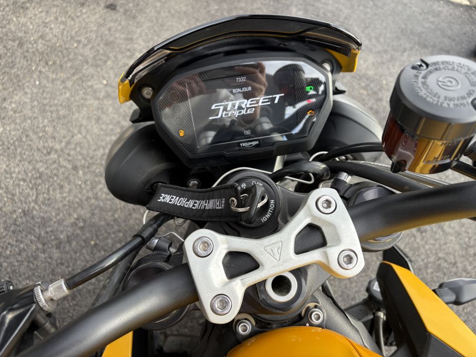 TRIUMPH STREET TRIPLE 765 RS 4