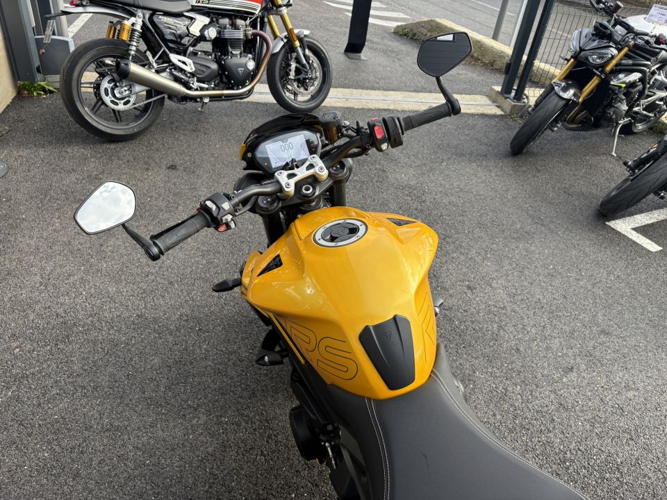 TRIUMPH STREET TRIPLE 765 RS 4