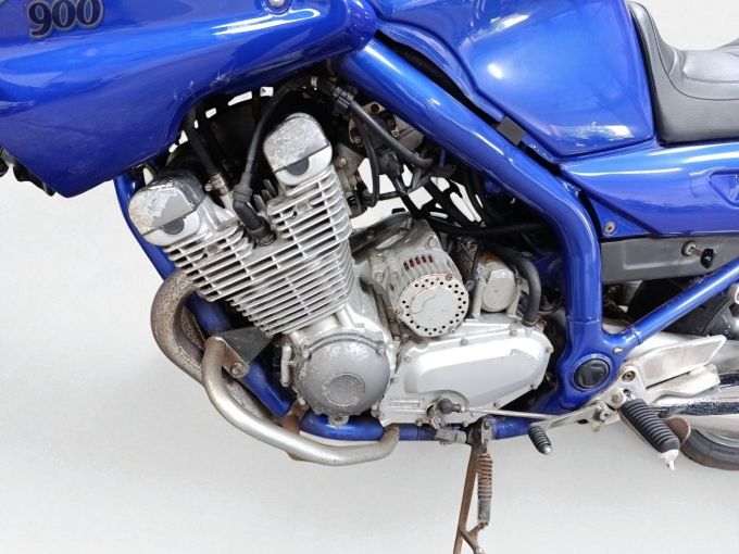 YAMAHA XJ 900 DIVERSION 4