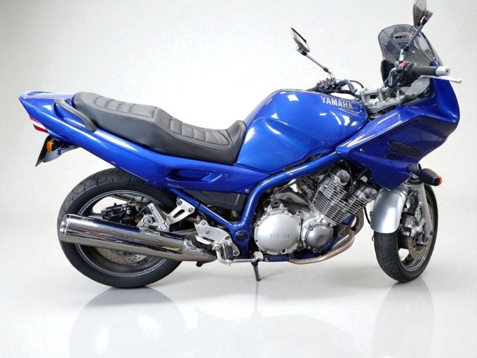 YAMAHA XJ 900 DIVERSION 4