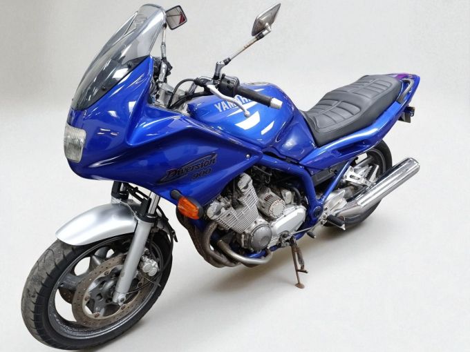 YAMAHA XJ 900 DIVERSION 4