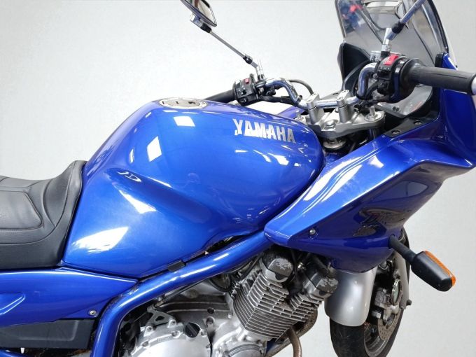 YAMAHA XJ 900 DIVERSION 4