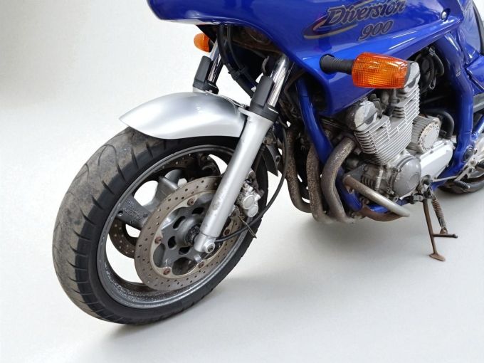 YAMAHA XJ 900 DIVERSION 4