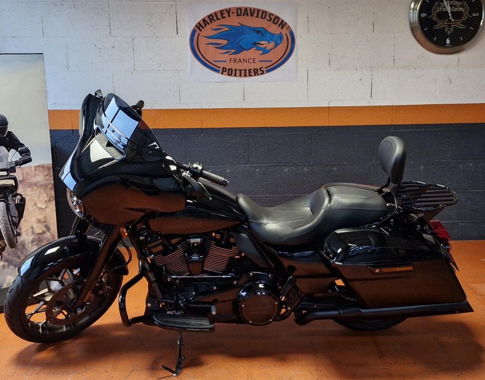 HARLEY-DAVIDSON TOURING STREET GLIDE 1923 4