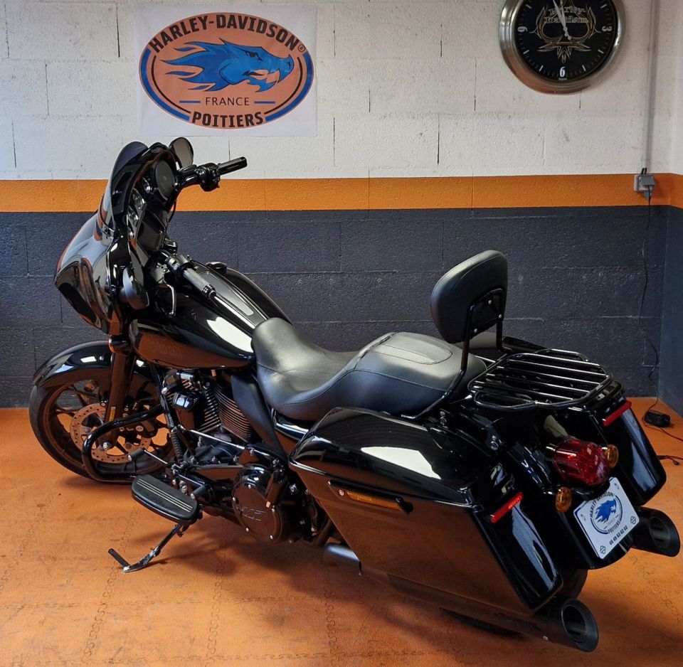 HARLEY-DAVIDSON TOURING STREET GLIDE 1923 4