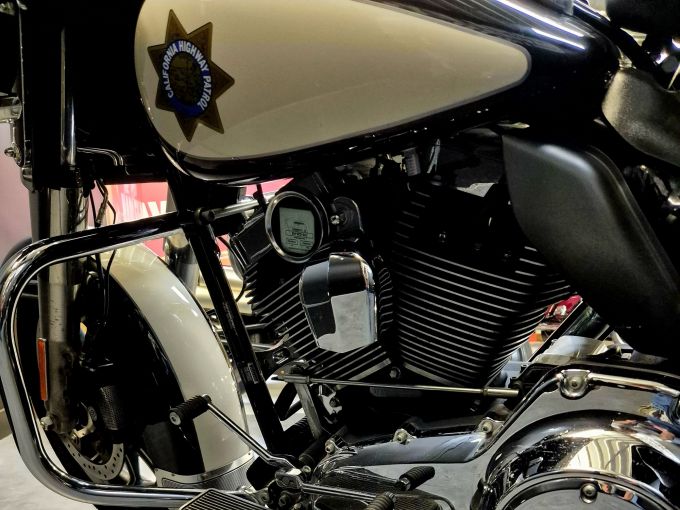 HARLEY-DAVIDSON TOURING ELECTRA GLIDE 1690 POLICE 4