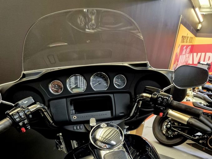 HARLEY-DAVIDSON TOURING ELECTRA GLIDE 1690 POLICE 4