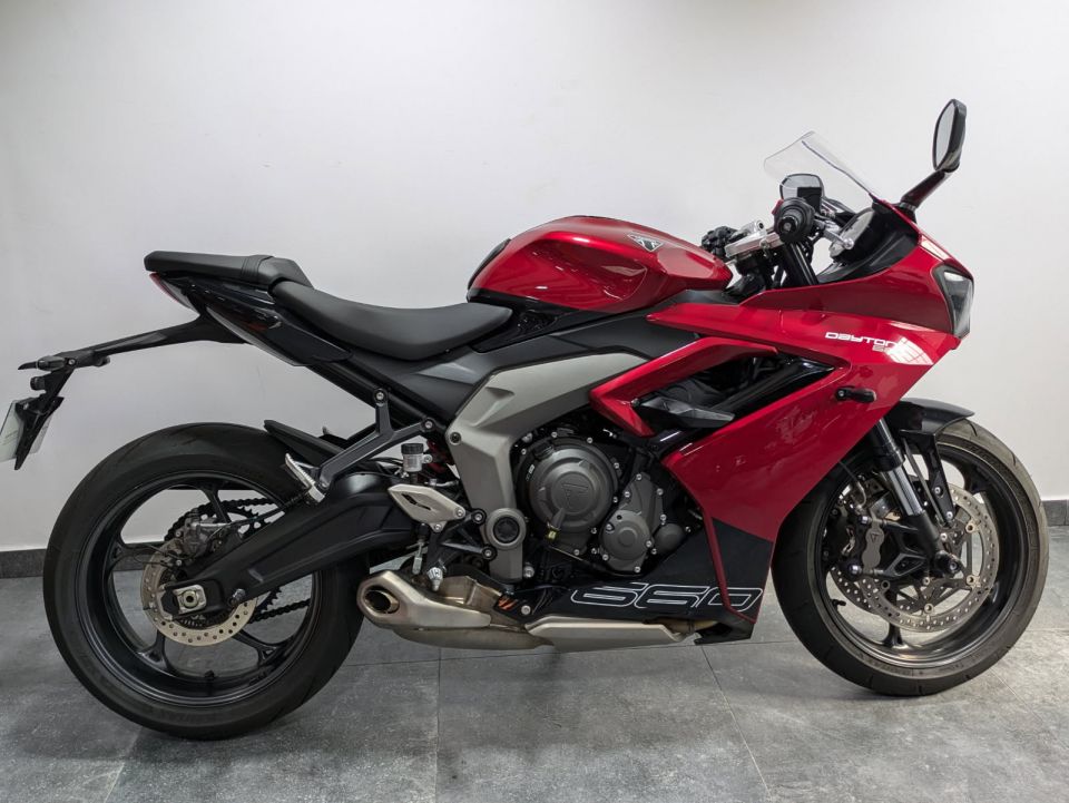 TRIUMPH 	DAYTONA 660 4