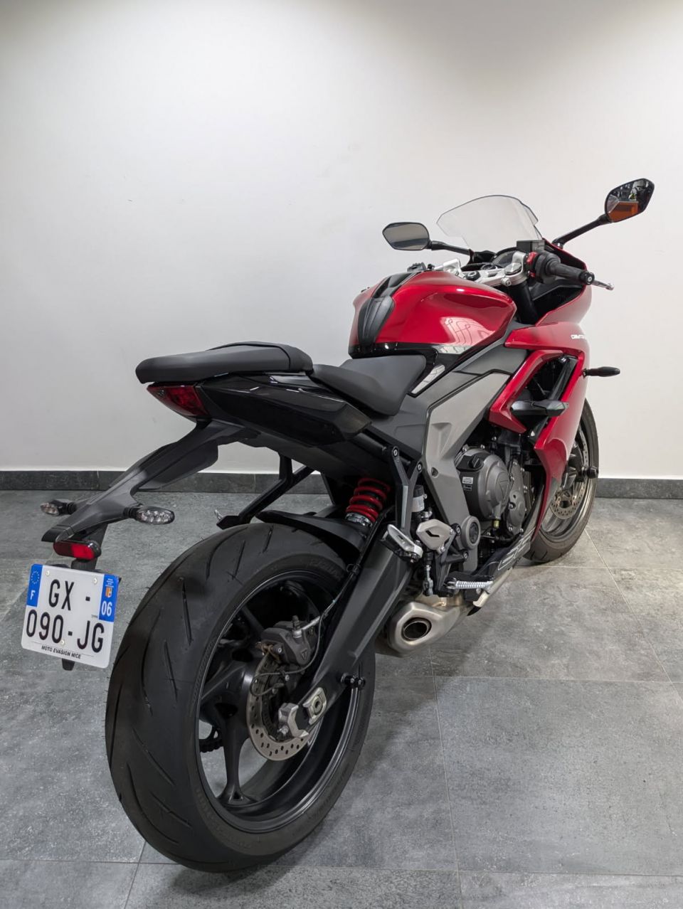 TRIUMPH 	DAYTONA 660 4