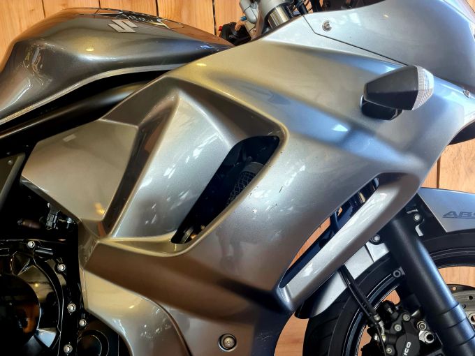 SUZUKI GSX 1250F 4