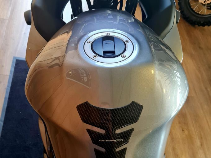SUZUKI GSX 1250F 4