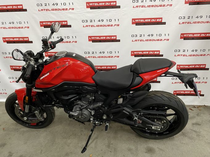 DUCATI MONSTER 937 4