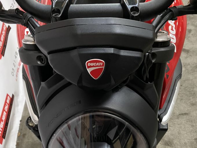 DUCATI MONSTER 937 4
