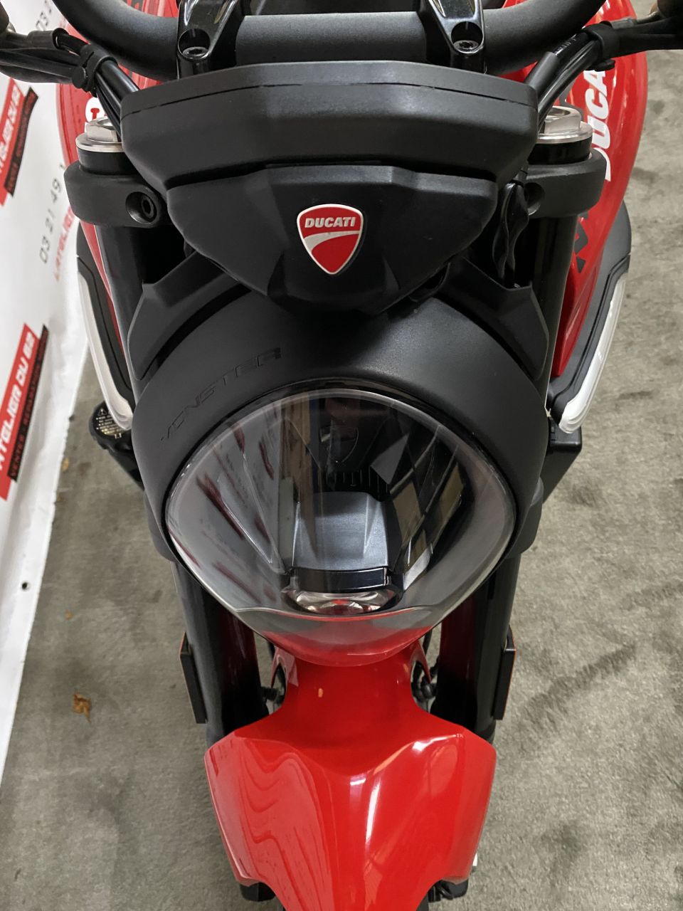 DUCATI MONSTER 937 4