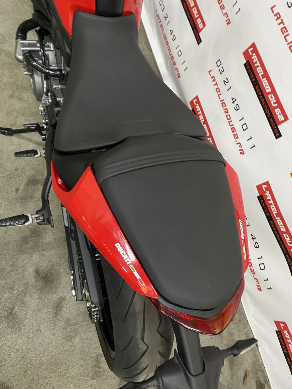 DUCATI MONSTER 937 4