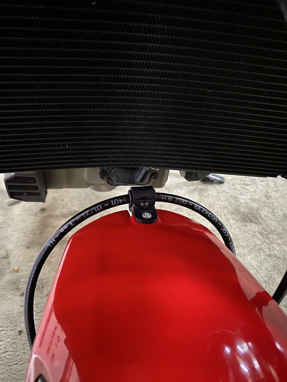 DUCATI MONSTER 937 4