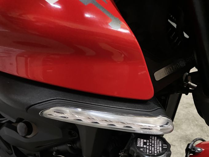 DUCATI MONSTER 937 4