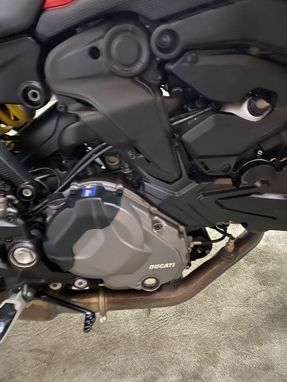 DUCATI MONSTER 937 4