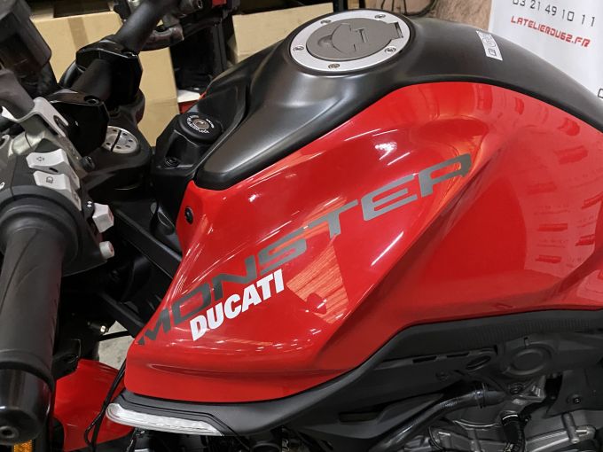DUCATI MONSTER 937 4