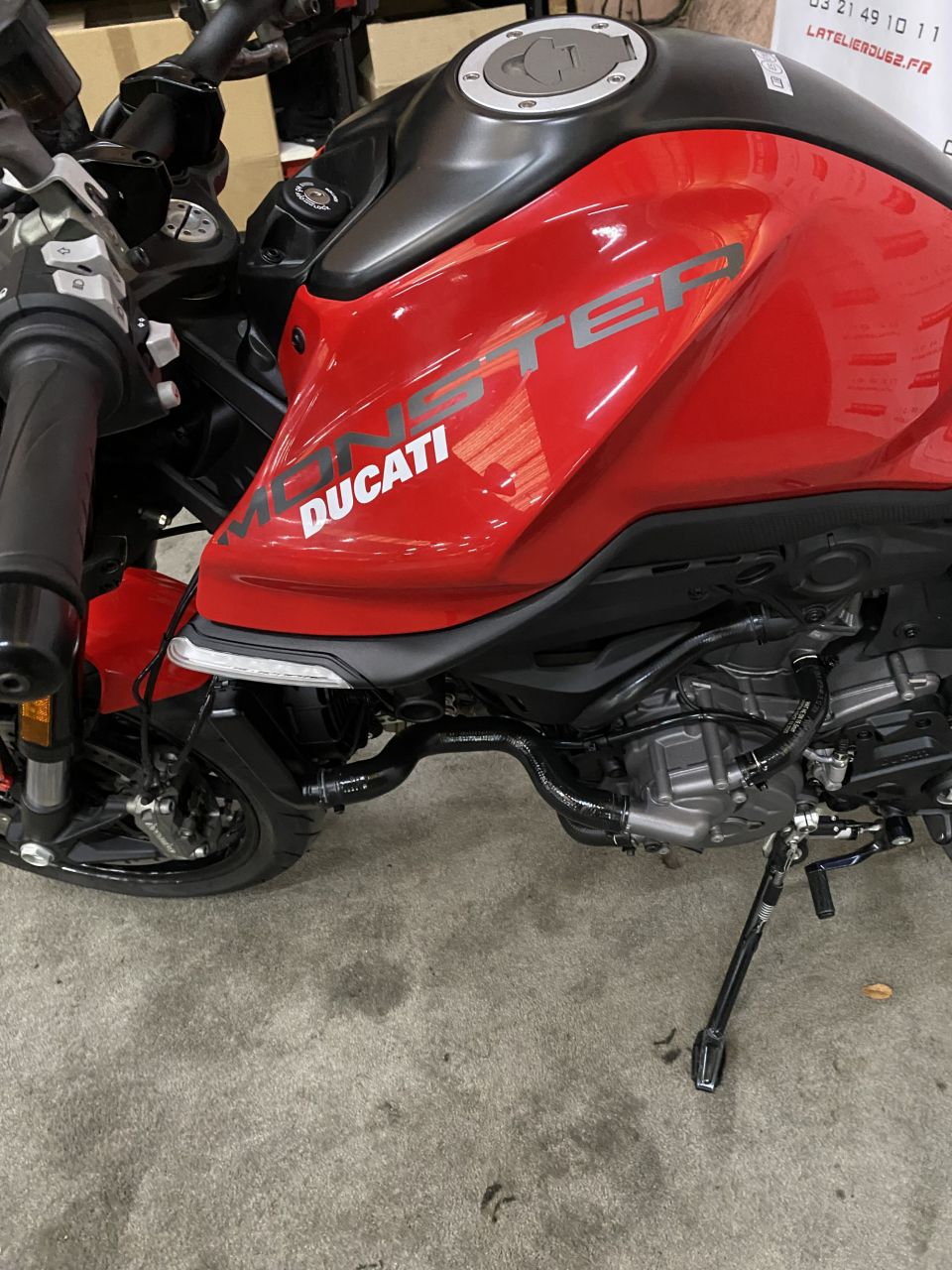 DUCATI MONSTER 937 4