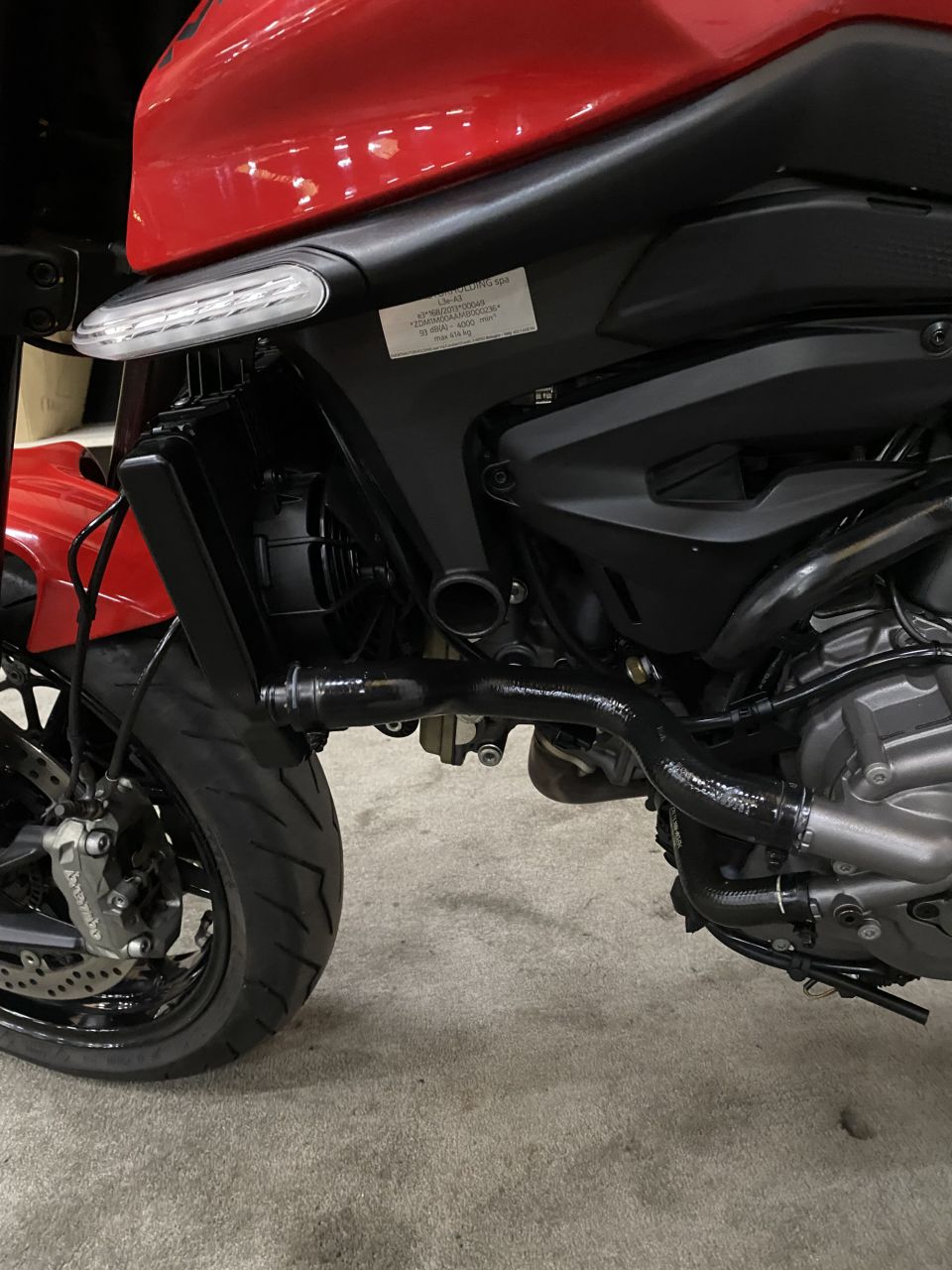 DUCATI MONSTER 937 4