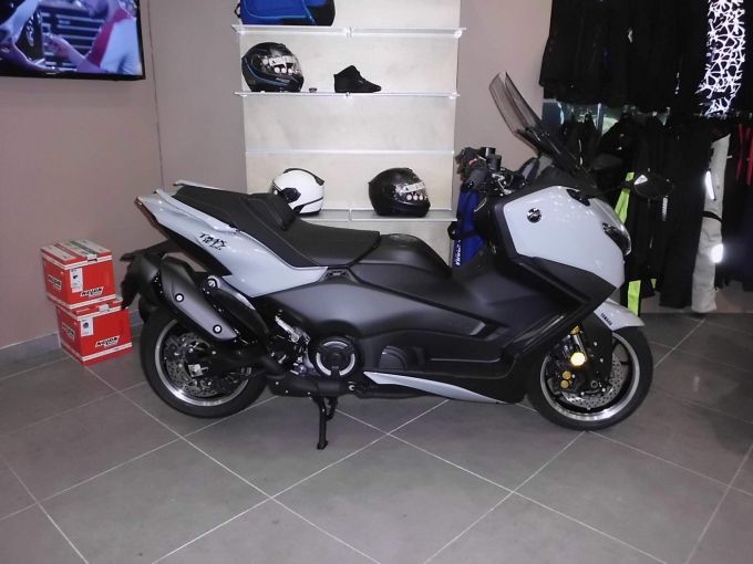 YAMAHA XP T-MAX 560 TECH MAX 4