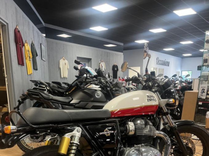 ROYAL ENFIELD Interceptor 650 4