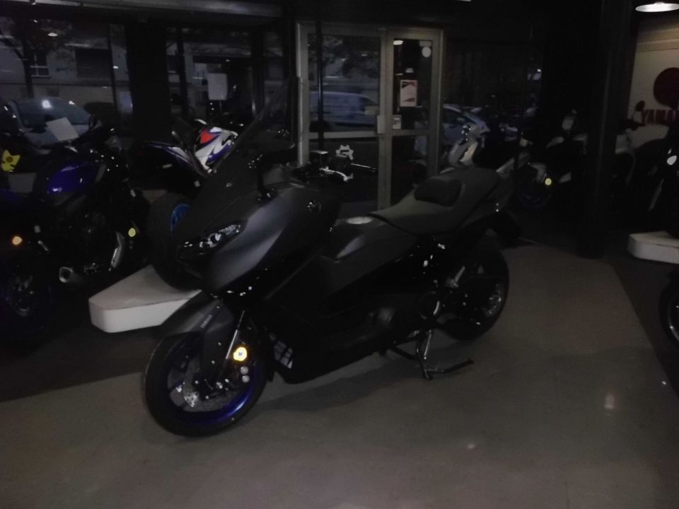 YAMAHA XP T-MAX 560 4
