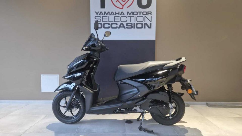 YAMAHA RayZR 125 4