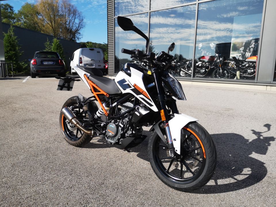 KTM 125 DUKE ABS 4