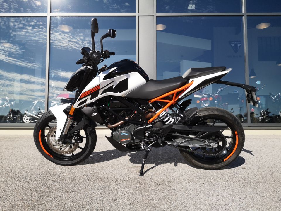 KTM 125 DUKE ABS 4