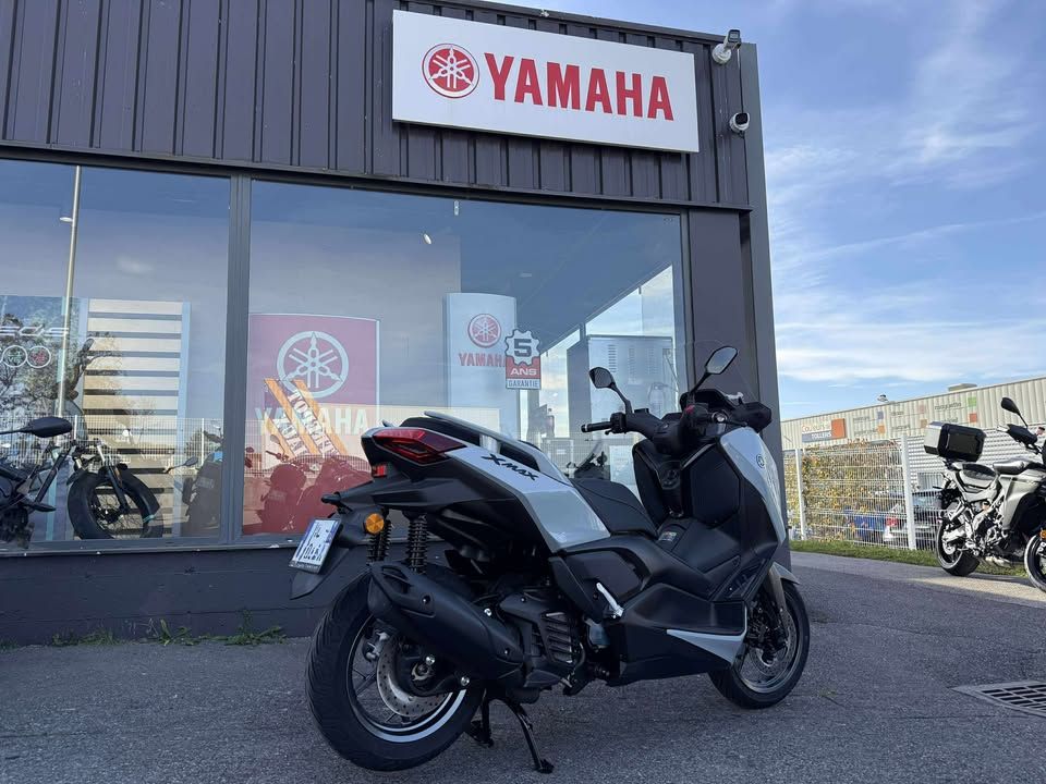 YAMAHA XMAX 125 TECH MAX 4
