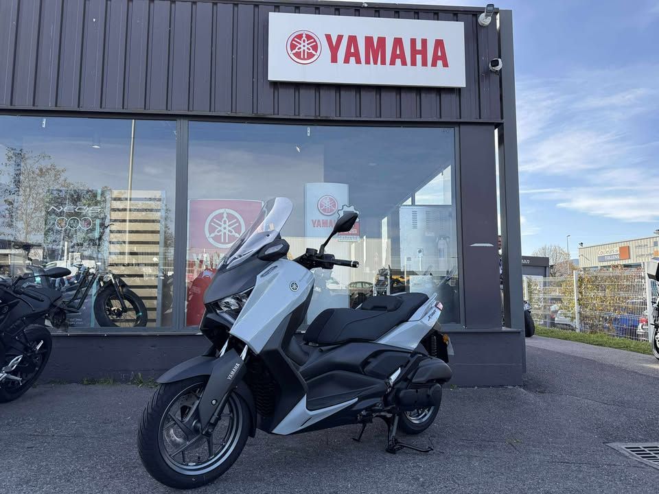 YAMAHA XMAX 125 TECH MAX 4