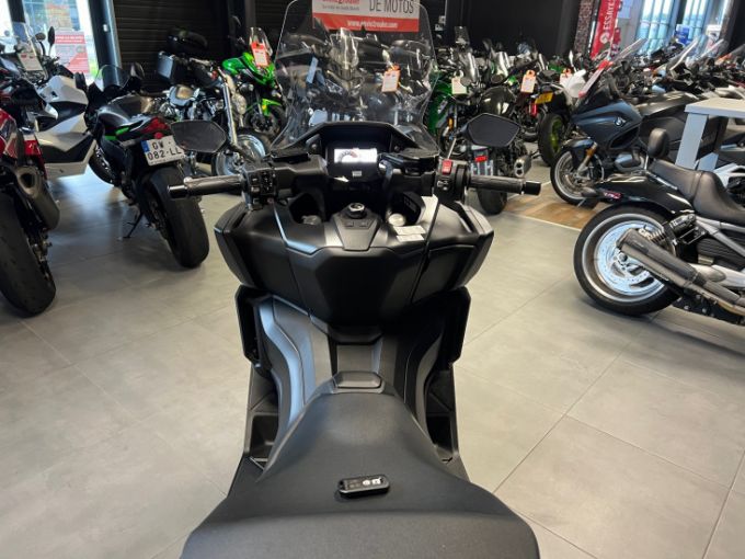 HONDA FORZA 750 4