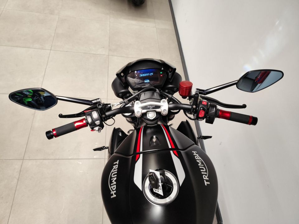 TRIUMPH SPEED TRIPLE 1050 RS 4