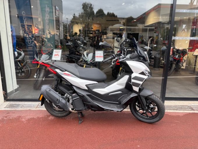APRILIA SR 125 GT 4
