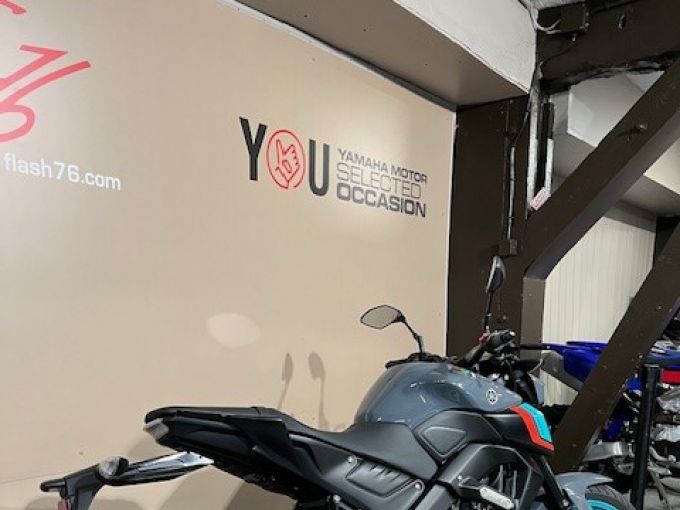 YAMAHA MT-125 4