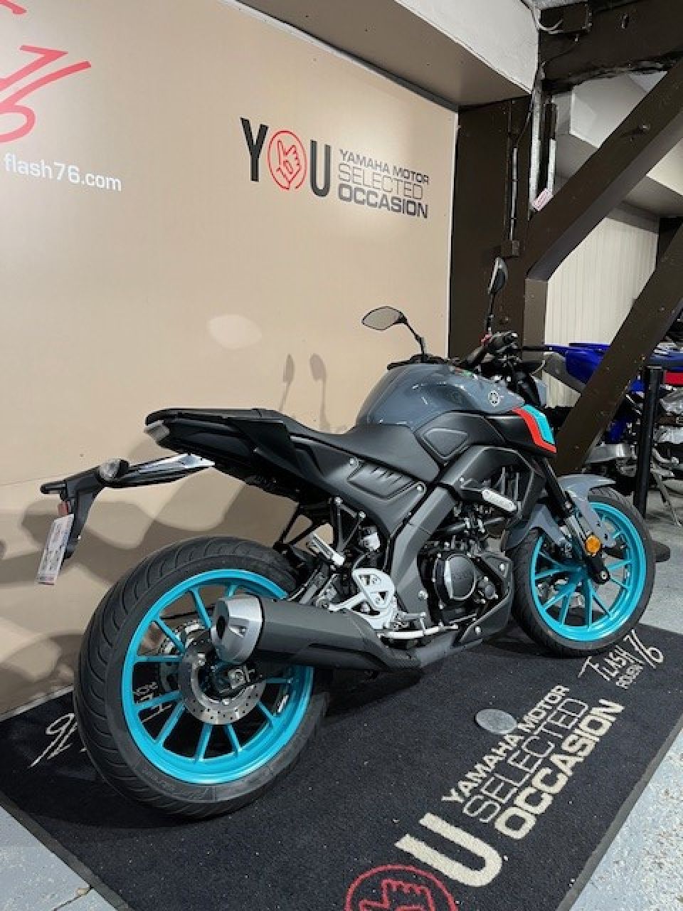 YAMAHA MT-125 4