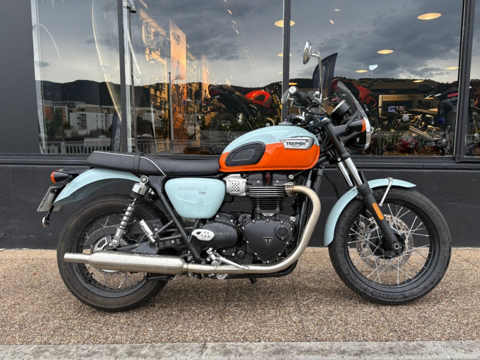 TRIUMPH BONNEVILLE T100 900 4