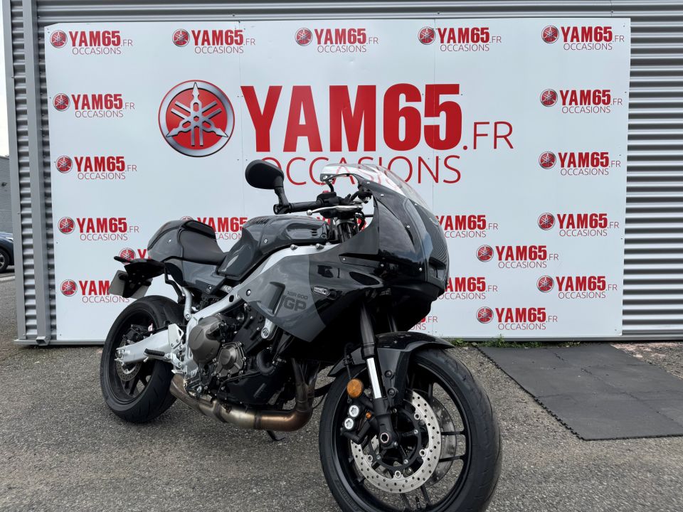 YAMAHA XSR 900 GP 4