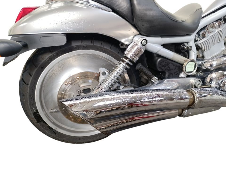 HARLEY-DAVIDSON V-ROD 1130 4